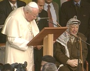 De paus en Arafat: twee handen op één buik, twee rovers achter dezelfde struik.